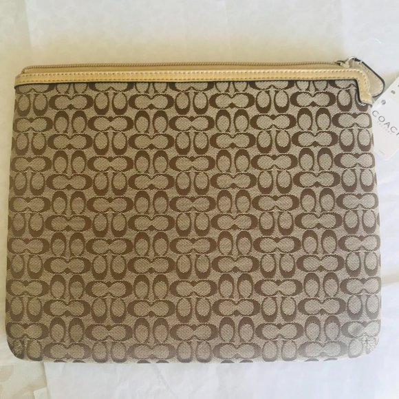 NEW! COACH F61035 SKHM9 Khaki Signature Tablet Sleeve MSRP $88 - Picture 3 of 6